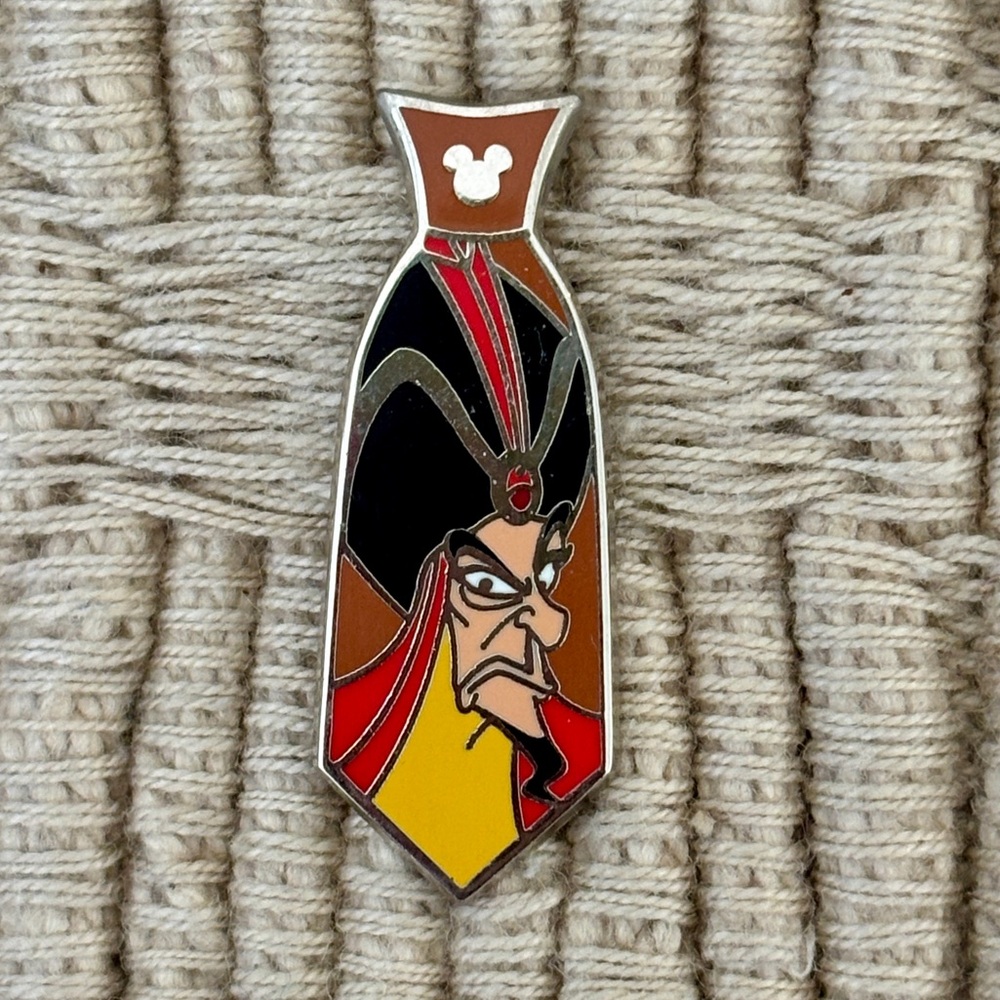 DISNEY 2015 Aladdin’s Jafar Villains Necktie Pin